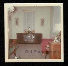 LIVING ROOM w/CONSOLE T.V. OLD/VINTAGE PHOTO SNAPSHOT- H992 picture