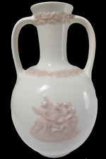 Wedgwood Barlaston Etruria Queensware Pink on White Handled Vase 1940-1961 picture