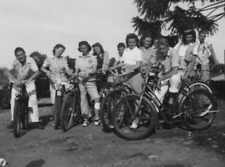 4P Photograph 1941 Group Of Young Men Women Bike Bicycles Friends  picture