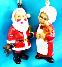 Neat  Set of Two - Santa Claus and Mrs. Claus 3