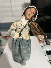 BYERS CHOICE Williamsburg Girl with Violin 2004 picture