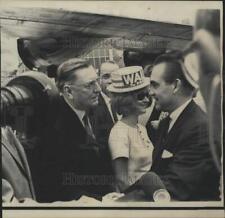 1968 Press Photo Ross Barney and George Wallace greet at Jackson airport. picture