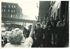 Marilyn Monroe Back of Head Waving in New York City 1958 Bob Henriques Postcard picture