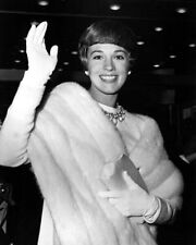Julie Andrews waves to crowds attending Academy Awards 1960's 5x7 photo inch  picture