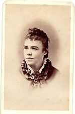 ANTIQUE CDV CIRCA 1880s JAS. W. TURNER GORGEOUS YOUNG LADY BOSTON MASSACHUSETTS picture