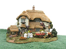 Lilliput Lane - Beekeeper's Cottage - L2316 - Mint in original box with a deed. picture