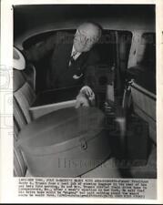 1953 Press Photo Former President Harry S. Truman stows luggage in car, New York picture