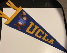 1930's UCLA BRUINS MASCOT Original Felt Pennant With Raised Letters RARE Nice picture