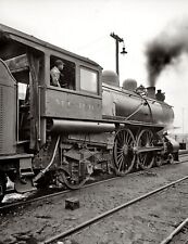 1904 MICHIGAN CENTRAL RAILROAD Engineer Guiding Train PHOTO   picture