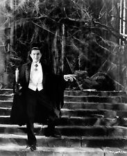 Bela Lugosi in Classic 1931 Dracula Horror Film Movie Poster Photo 11x17 picture