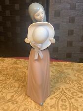 Vtg. Lladro figurine: Bashful girl with hat. 5007. New condition picture