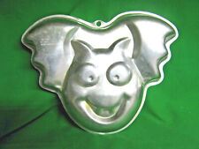 Wilton Just Batty / Bat / Vampire / Halloween Cake Pan (2105-6411, 2004)  picture