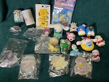 LOT OF SANRIO FIGURES LITTLE STANDS LOTS OF CHARECTERS picture