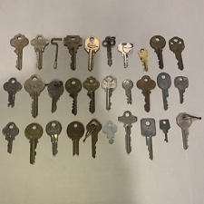 Mixed Lot Of 30 Vintage Keys Miscellaneous, Assorted, Random picture