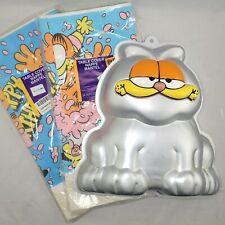 RARE Vintage 1978 Garfield Wilton Cake Pan W/FACE + Two 1978 Paper Tablecloths picture