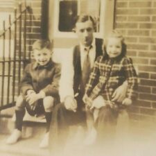 Vintage 1940s B&W Photo Father with Children On Front Stoop Philadelphia  picture