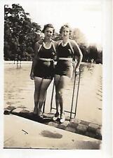 A DAY AT THE BEACH Women SMALL FOUND PHOTOGRAPH b + w ORIGINAL Vintage 44 40 U picture
