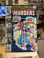 The Invaders #19 Comic Book  1st Cameo App 2nd Union Jack Reader Copy picture