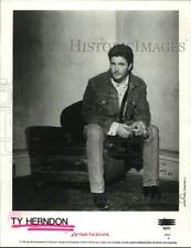 1995 Press Photo Entertainer Ty Herndon - hcp55928 picture
