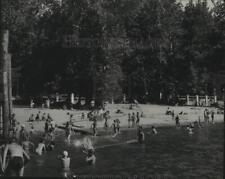 1958 Press Photo Bathers at City Park Beach in Lake Kootenay, British Columbia picture