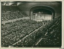1932 Cleveland Public Hall Crowd Hear Candidate Hoover Speak Politics Photo 7X9 picture