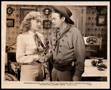 Julie Gibson + Leo Gorcey in Bowery Buckaroos (1947) STUNNING PORTRAIT Photo 444 picture