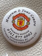 MANCHESTER UNITED MUSEUM & TOUR CENTRE OFFICIAL BUTTON PIN BADGE picture