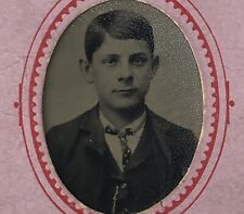 1880s CARNIVAL TINTYPE PHOTO PORTRAIT, HANDSOME YOUNG MAN IN SUIT COAT & ASCOT picture