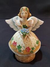 G. DeBrekht 2005 Mother's Day Angel #57611-6 Celebrations Figurine 4 5/8