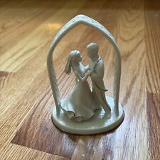 Lenox Wedding Promises Forever Yours Bride and Groom Cake Topper Home Decor picture