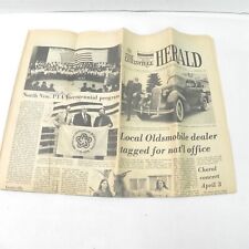 VINTAGE 1976 THE LOUISVILLE OHIO HERALD NEWSPAPER 1935 OLDSMOBILE ARTICLE picture