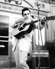JOHNNY CASH LEGENDARY COUNTRY MUSIC & ROCKABILLY ARTIST - 8X10 PHOTO (CP-000) picture