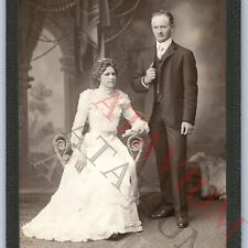 ID'd c1880s Lyons, Iowa Young Married Couple Cabinet Card Man Woman Mommson B15 picture