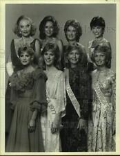 1983 Press Photo Miss America Debra Sue Maffett with former Miss America's picture