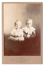 MILWAUKEE WI 1890s Antique Victorian CHILDREN SIBLINGS Vignette Cabinet Card picture