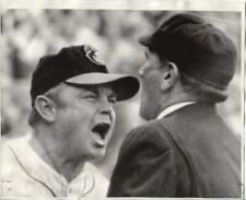 1969 Press Photo Baltimore Manager Earl Weaver Disputing Call w Ump World Series picture