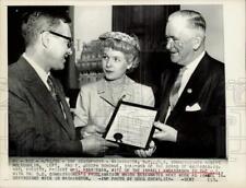 1956 Press Photo Mrs. Abba Eban receives citation from R. McLaughlin and Donohue picture