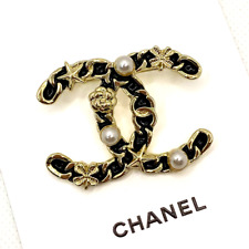 Designer Brooch Gold Black Faux Pearl CC Logo Vintage Gift 4.4 x 3.3 cm Chanel picture