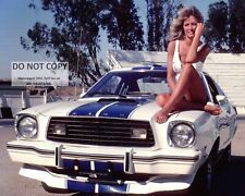 FARRAH FAWCETT-MAJORS ON FORD MUSTANG COBRA II - 8X10 PUBLICITY PHOTO (EP-660) picture