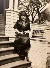 1920s Woman Fashion Black Dress Funeral Attire Hat Necklace Original Photo P11j3 picture