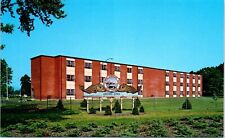 New London Groton, CT Chief Petty Officers' Barracks Postcard Chrome Unposted picture