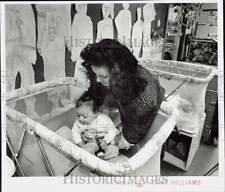 1989 Press Photo Maria Gallardo and daughter Briana Cain at North High School picture