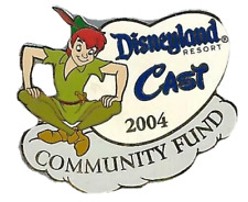 Disney cast exclusive pin   -  2004  Community Fund picture