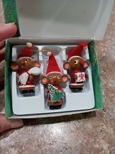 Vintage Tiny Wooden Merry Mouse Trio Mice Christmas Ornaments Handcrafted 2