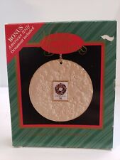 VINTAGE 1998 HALLMARK ENSEMBLE HOLIDAY TRADITIONS UNITED STATES POSTAL WREATH picture