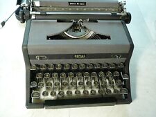1948 era Functioning Royal Quiet DeLuxe Portable Typewriter & Case. Clean picture