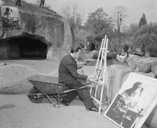 Salvador Dali Painting in Zoo 1955 Photo - Picture of Salvador Dali at work in t picture