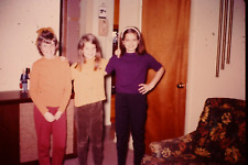 GIRLS OF THE 1960's FRIENDS POSE Vintage 1960's Vintage 35mm Slide OPL31 picture