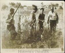 1947 Press Photo Youth captured in Everglades, South Miami, Florida - nei06846 picture