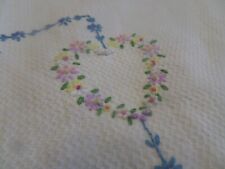 Huck Linen Dresser Scarf/ Table Runner Embroidered Floral Heart Vintage  15
